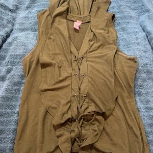XL green tank top with ruffles and string